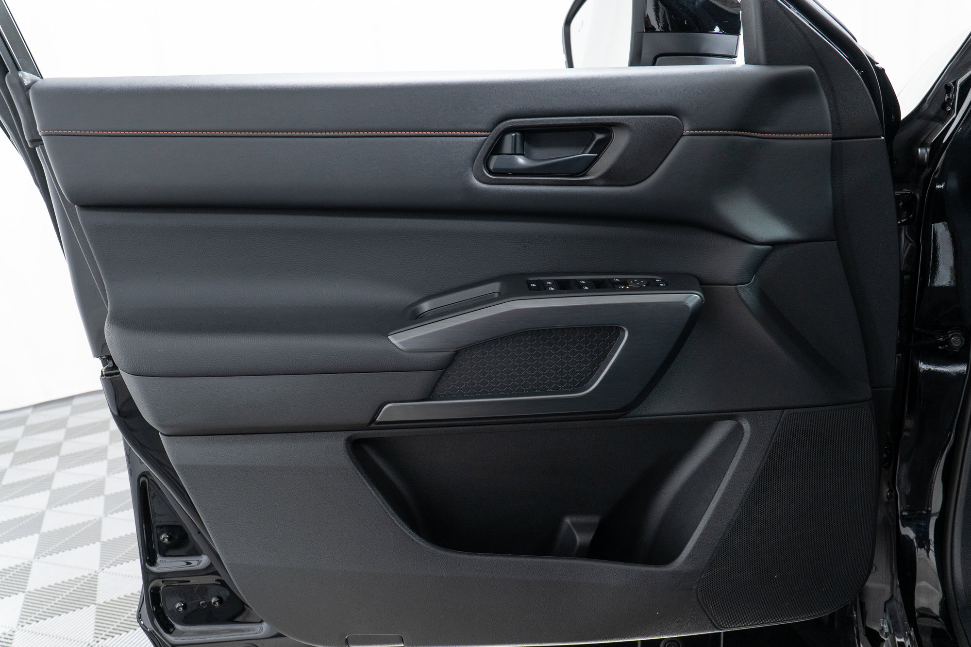 Used 2024 Nissan Pathfinder Rock Creek image 11