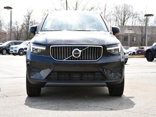 New 2025 Volvo XC40 B5 Core w/ Protection Package Premier image 2