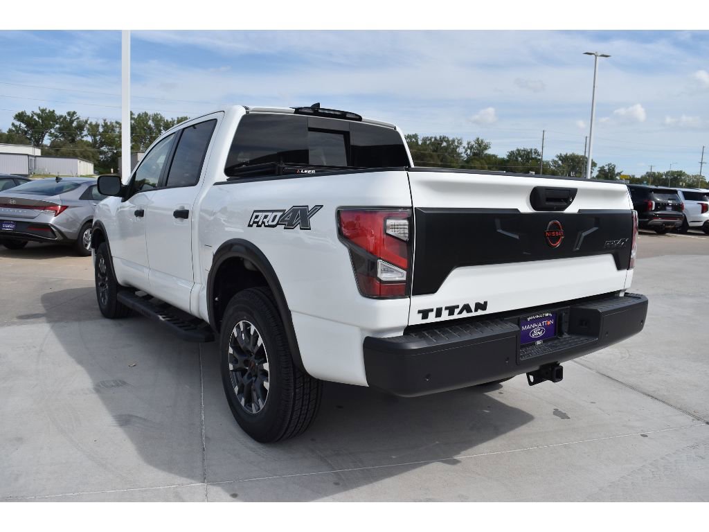 Used 2024 Nissan Titan PRO-4X image 4