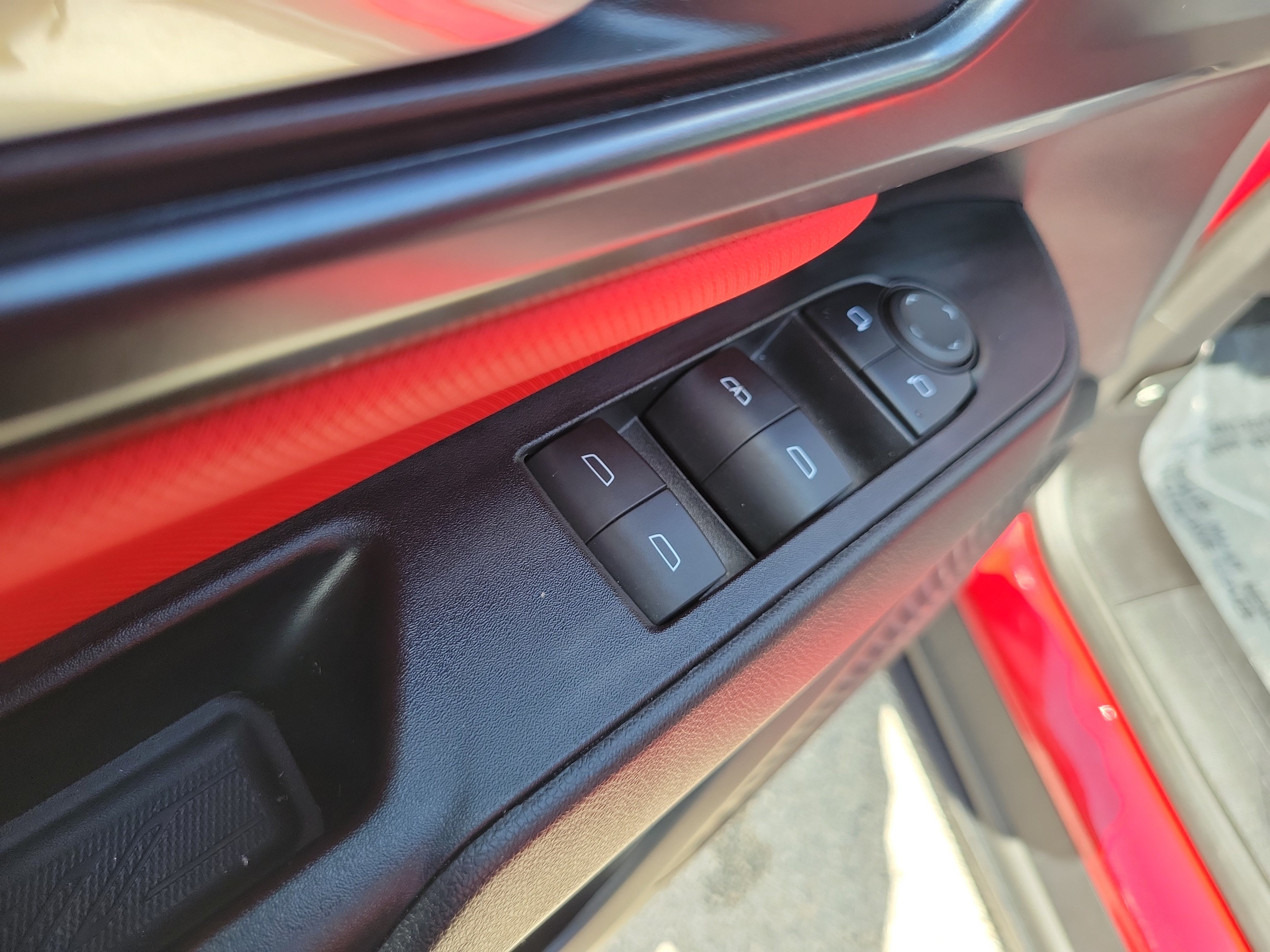 Used 2025 Chevrolet Equinox EV RS FWD image 26