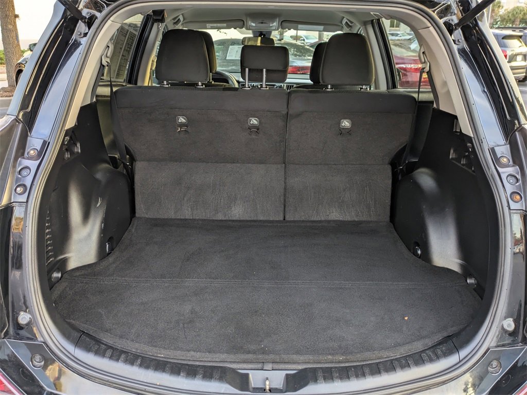 Used 2018 Toyota RAV4 LE image 14