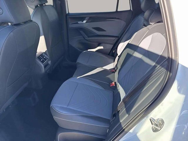 New 2026 Volkswagen Tiguan SE R-Line image 5