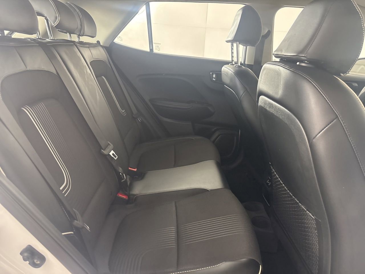 Used 2025 Hyundai Venue Limited image 25