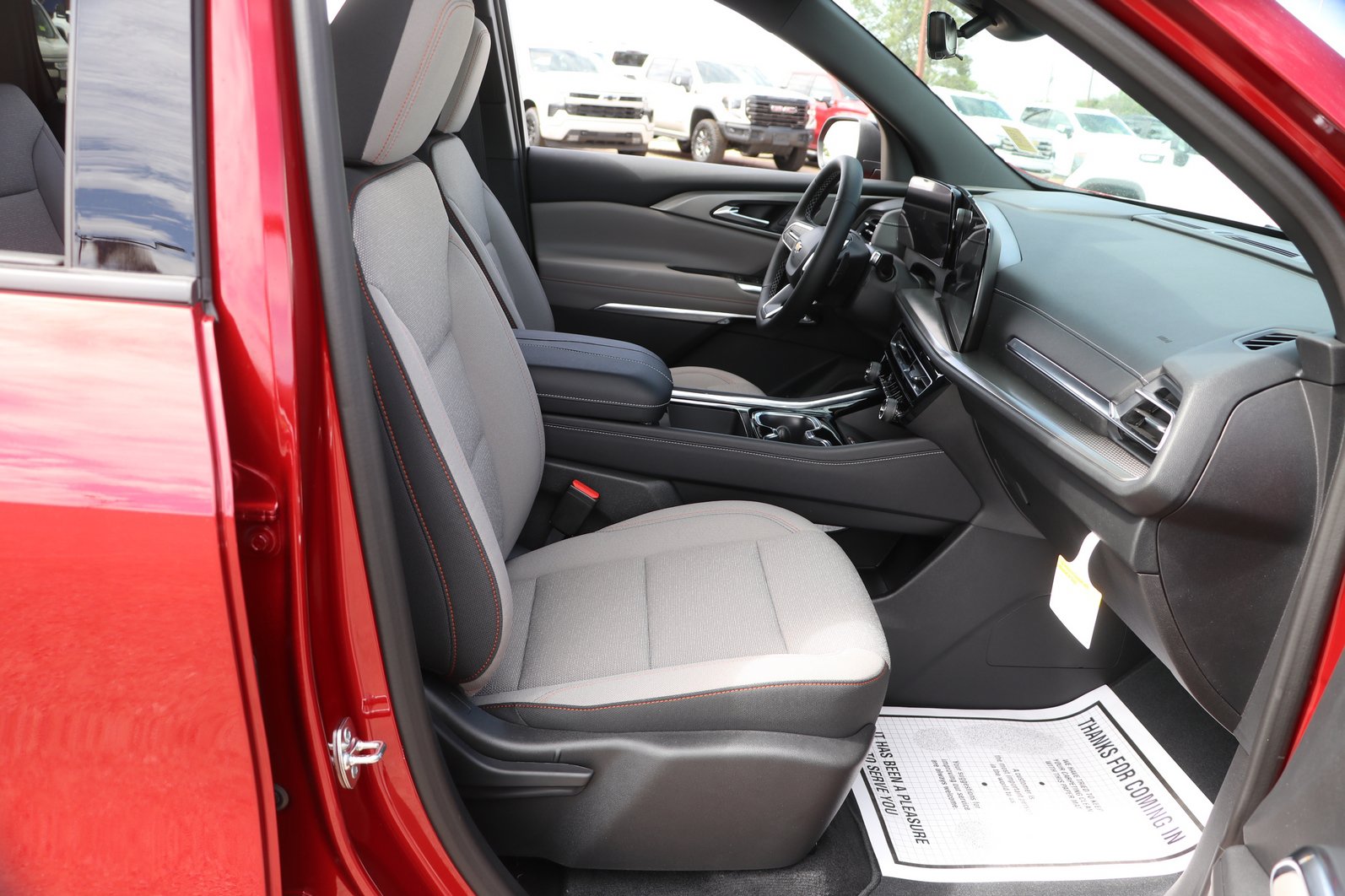 New 2026 Chevrolet Traverse LT w/ Driver Confidence Package FWD image 34