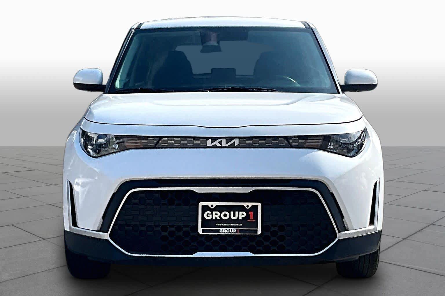 Used 2023 Kia Soul LX FWD image 4