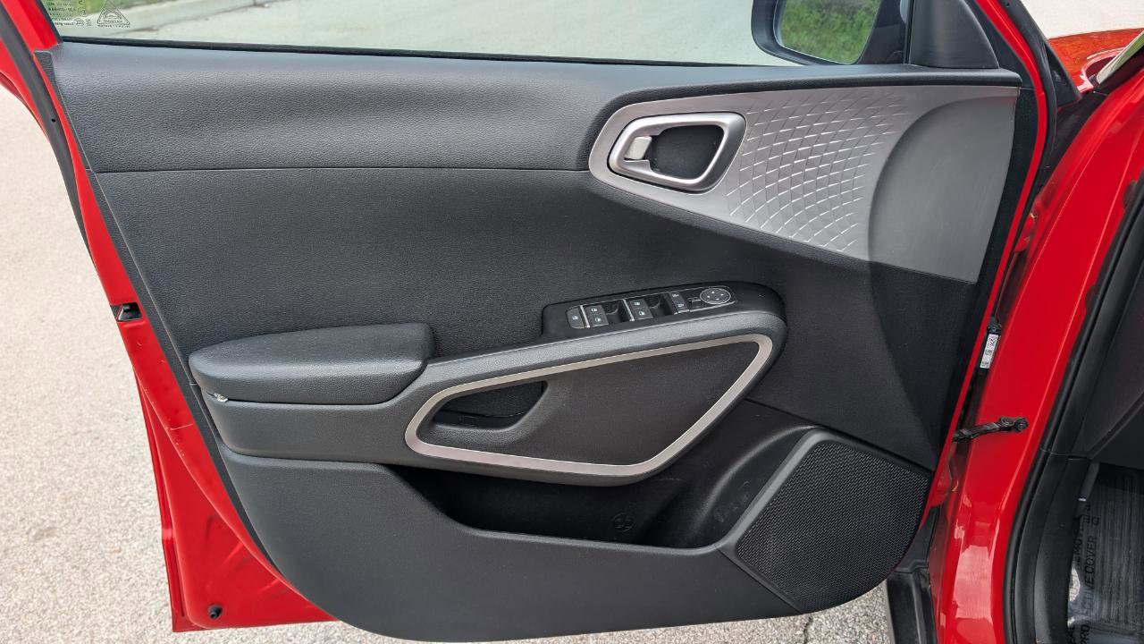 Used 2020 Kia Soul X-Line FWD image 27