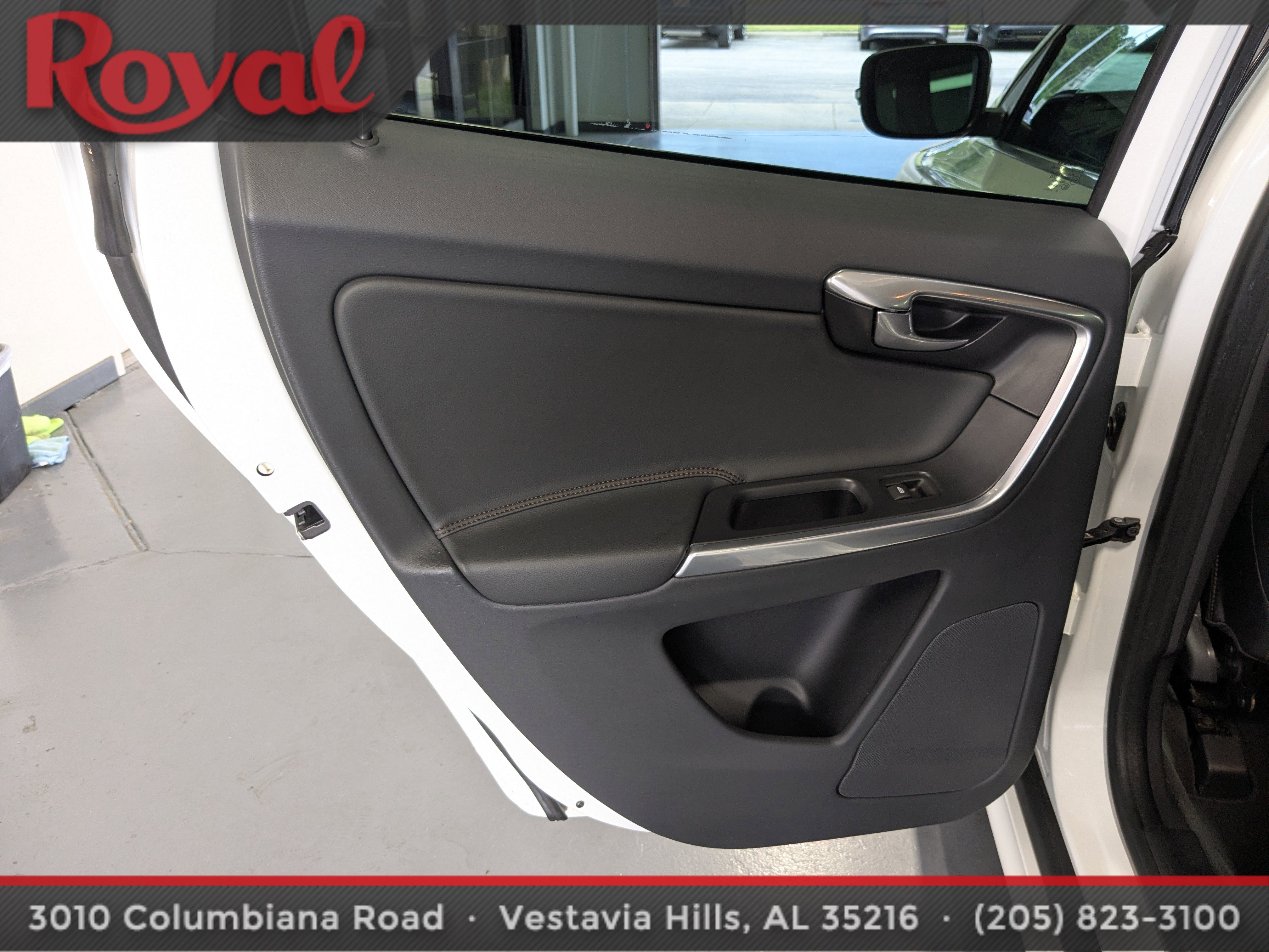 Used 2017 Volvo XC60 T5 Dynamic w/ Advanced Package AWD/4WD image 14