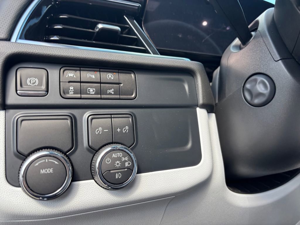 New 2025 Chevrolet Suburban Premier image 4