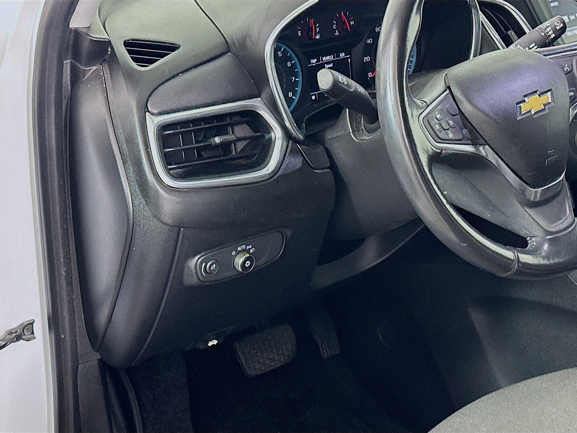 Used 2018 Chevrolet Equinox LT image 17