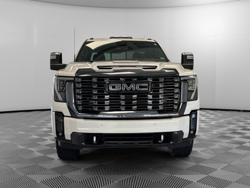 Used 2024 GMC Sierra 2500 Denali Ultimate AWD/4WD image 3