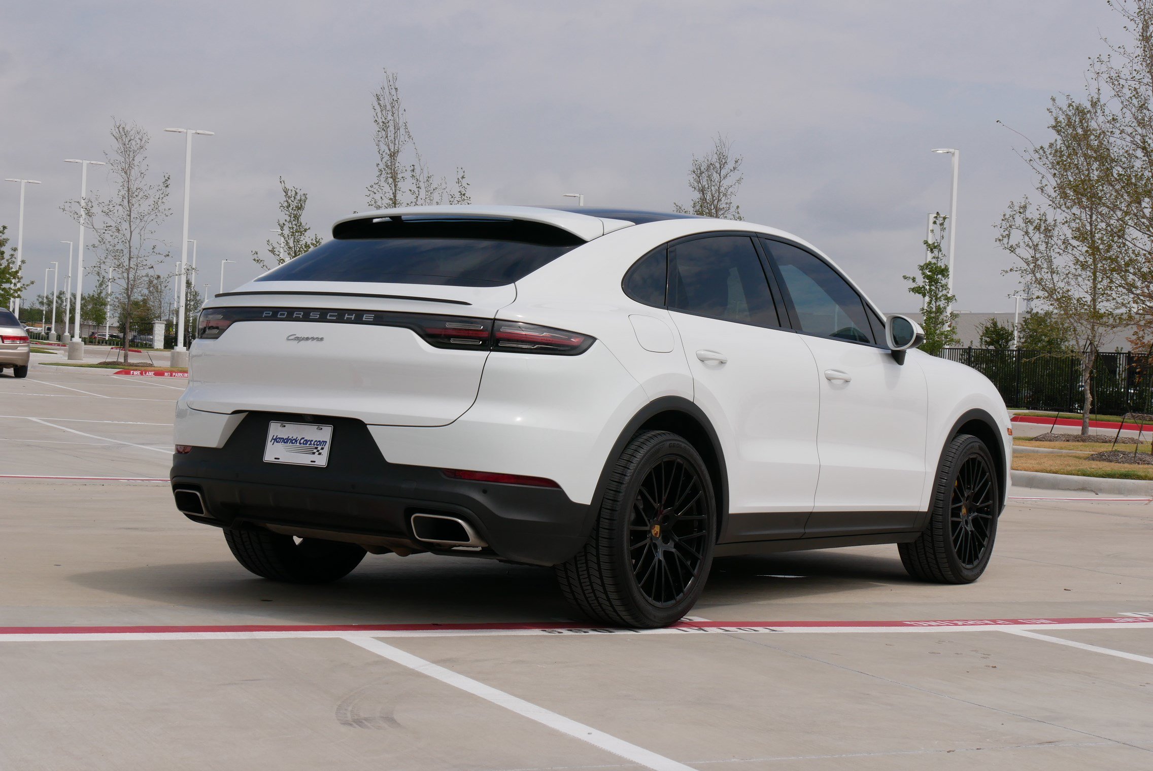 Used 2021 Porsche Cayenne Coupe AWD/4WD image 9