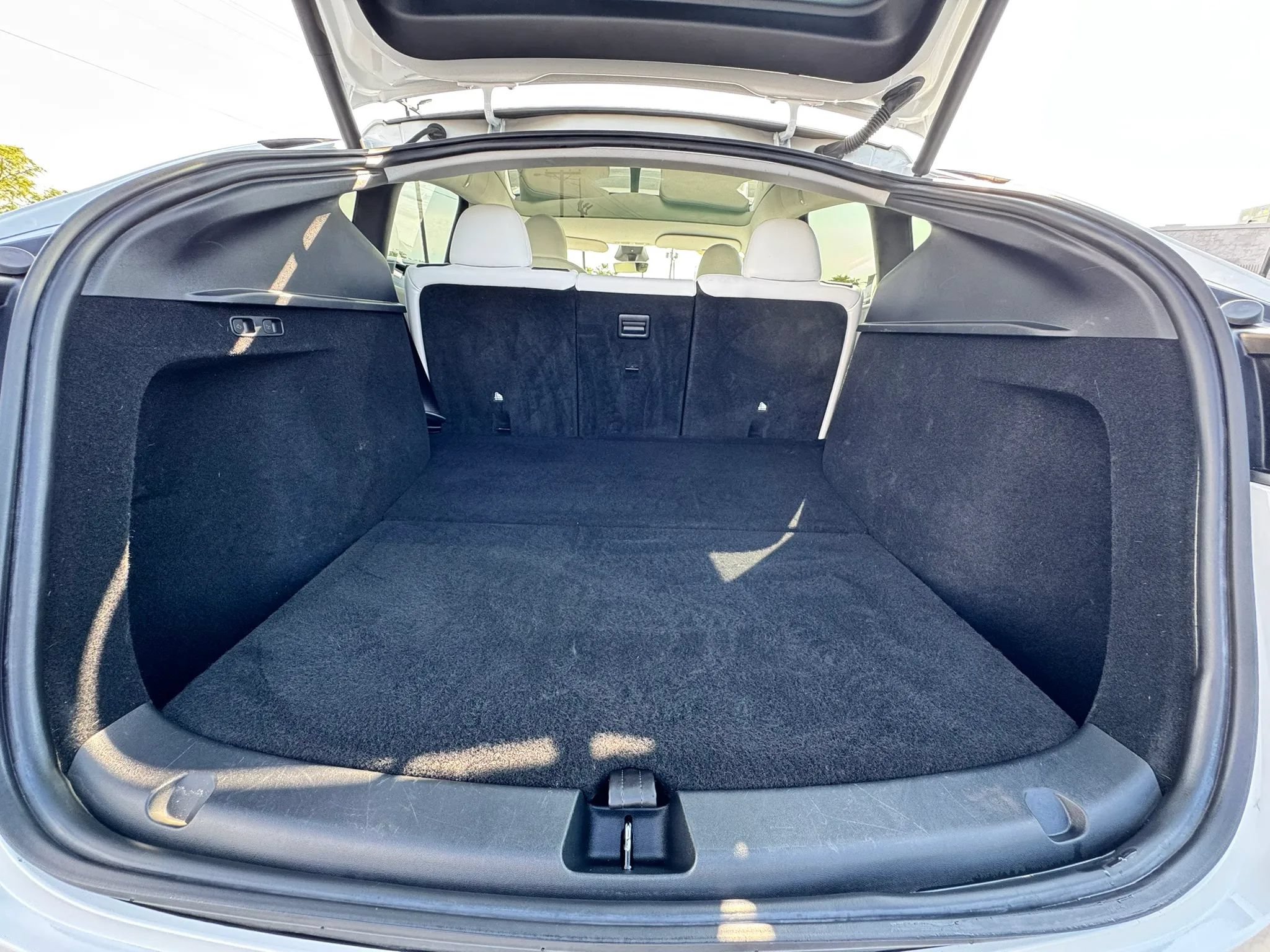 Used 2023 Tesla Model Y Long Range AWD/4WD image 36