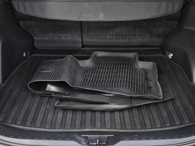Used 2021 Toyota RAV4 XLE Premium FWD image 10