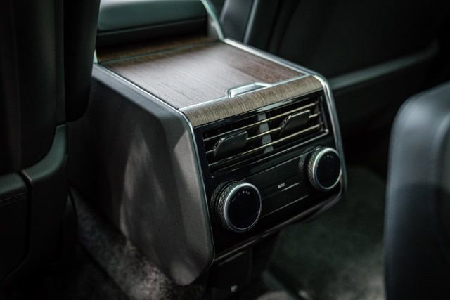 Used 2023 Land Rover Range Rover Long Wheelbase Autobiography image 52