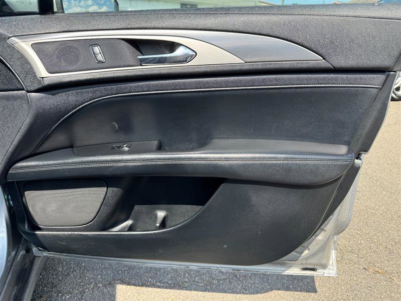 Used 2020 Lincoln MKZ FWD image 8