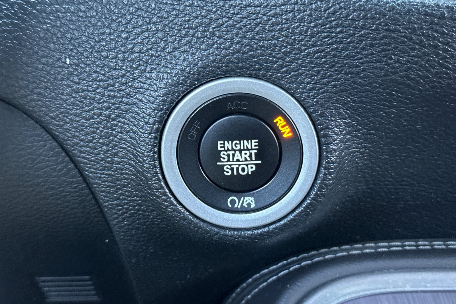 Used 2017 Dodge Challenger R/T RWD image 20