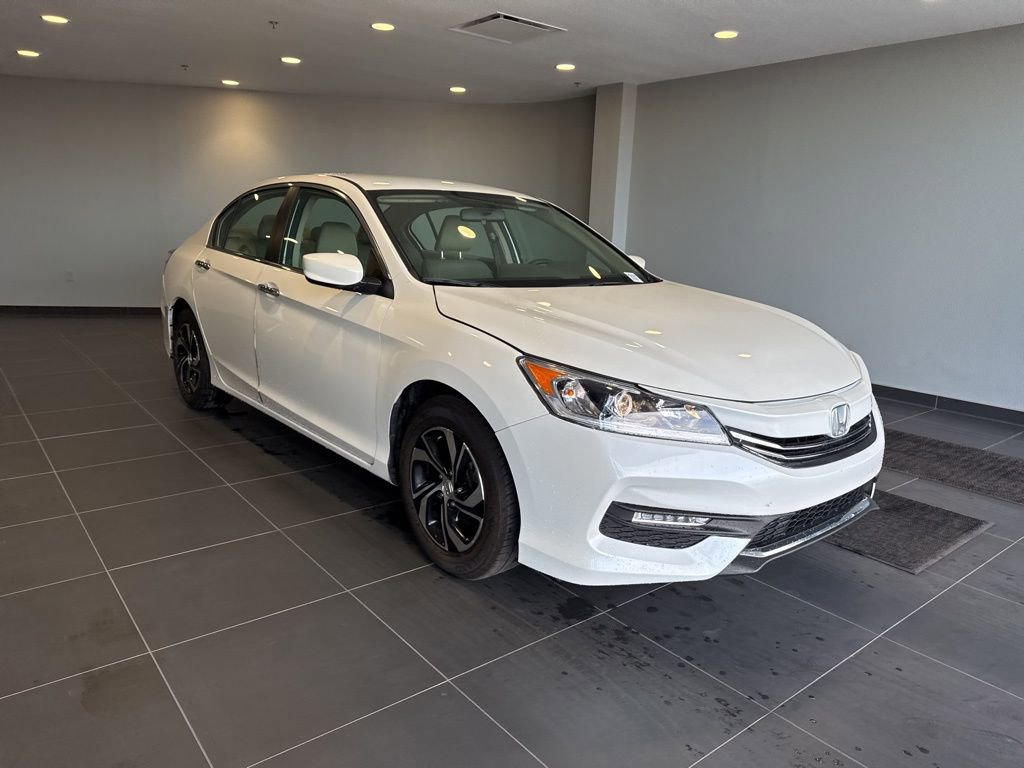 Used 2017 Honda Accord LX image 4