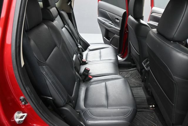 Used 2020 Mitsubishi Outlander SE AWD/4WD image 16