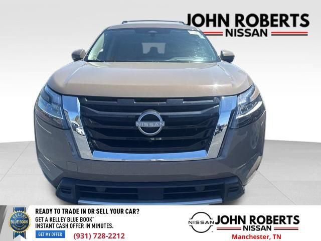 Used 2024 Nissan Pathfinder Platinum w/ Cargo Package image 8