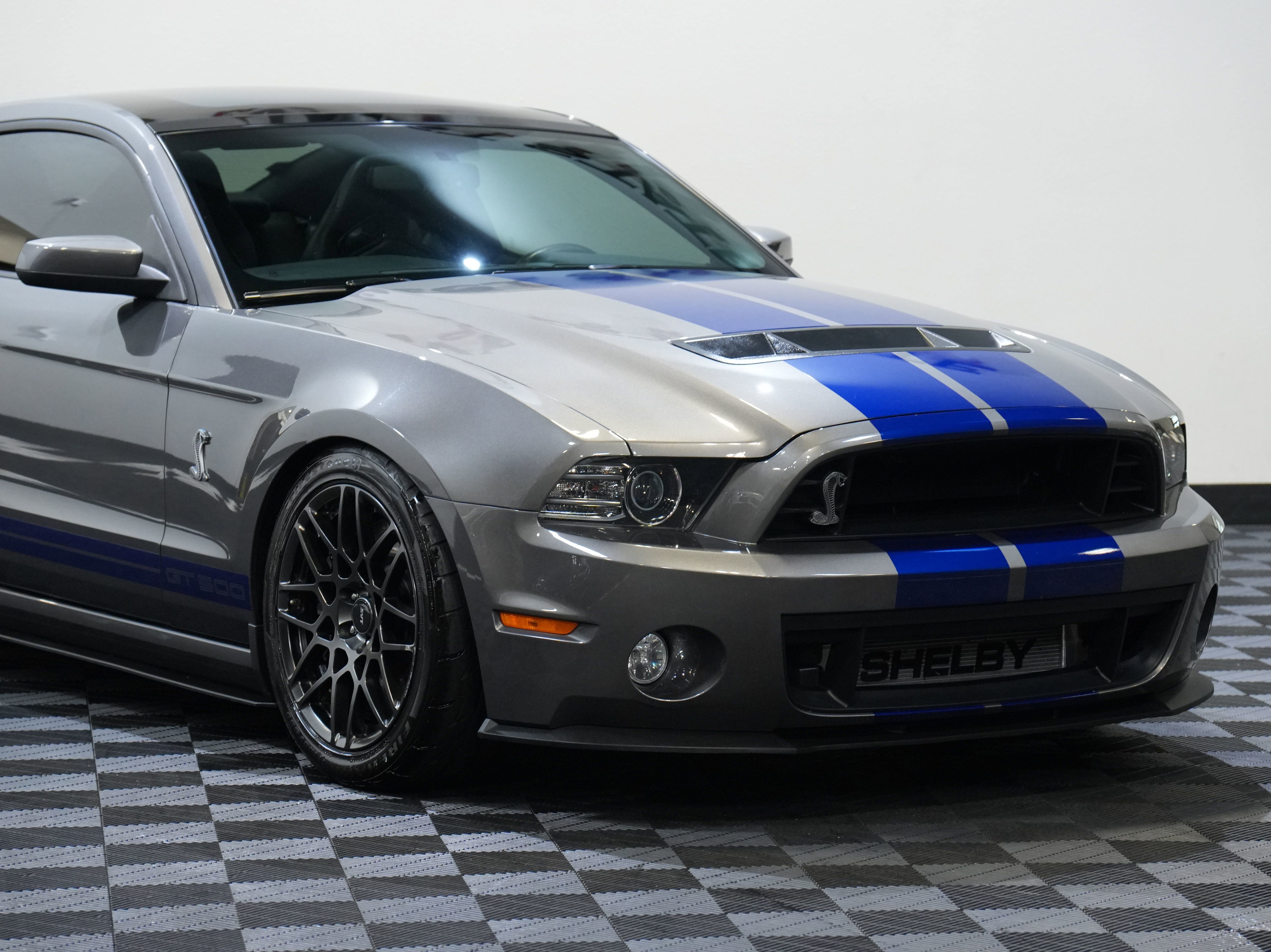 Used 2014 Ford Mustang Shelby GT500 w/ Equipment Group 821A RWD image 9