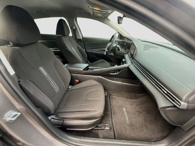 Used 2023 Hyundai Elantra SEL w/ Convenience Package FWD image 28