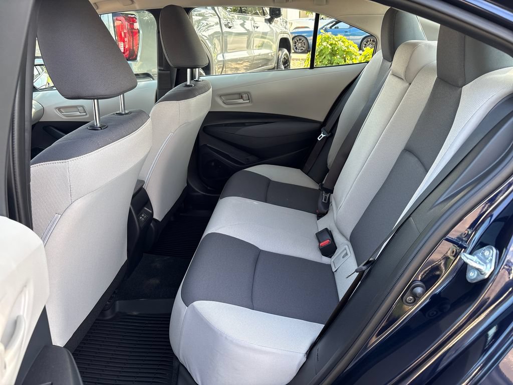 Used 2025 Toyota Corolla LE FWD image 30