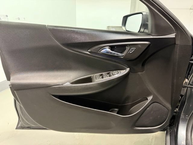 Used 2016 Chevrolet Malibu LT FWD image 9