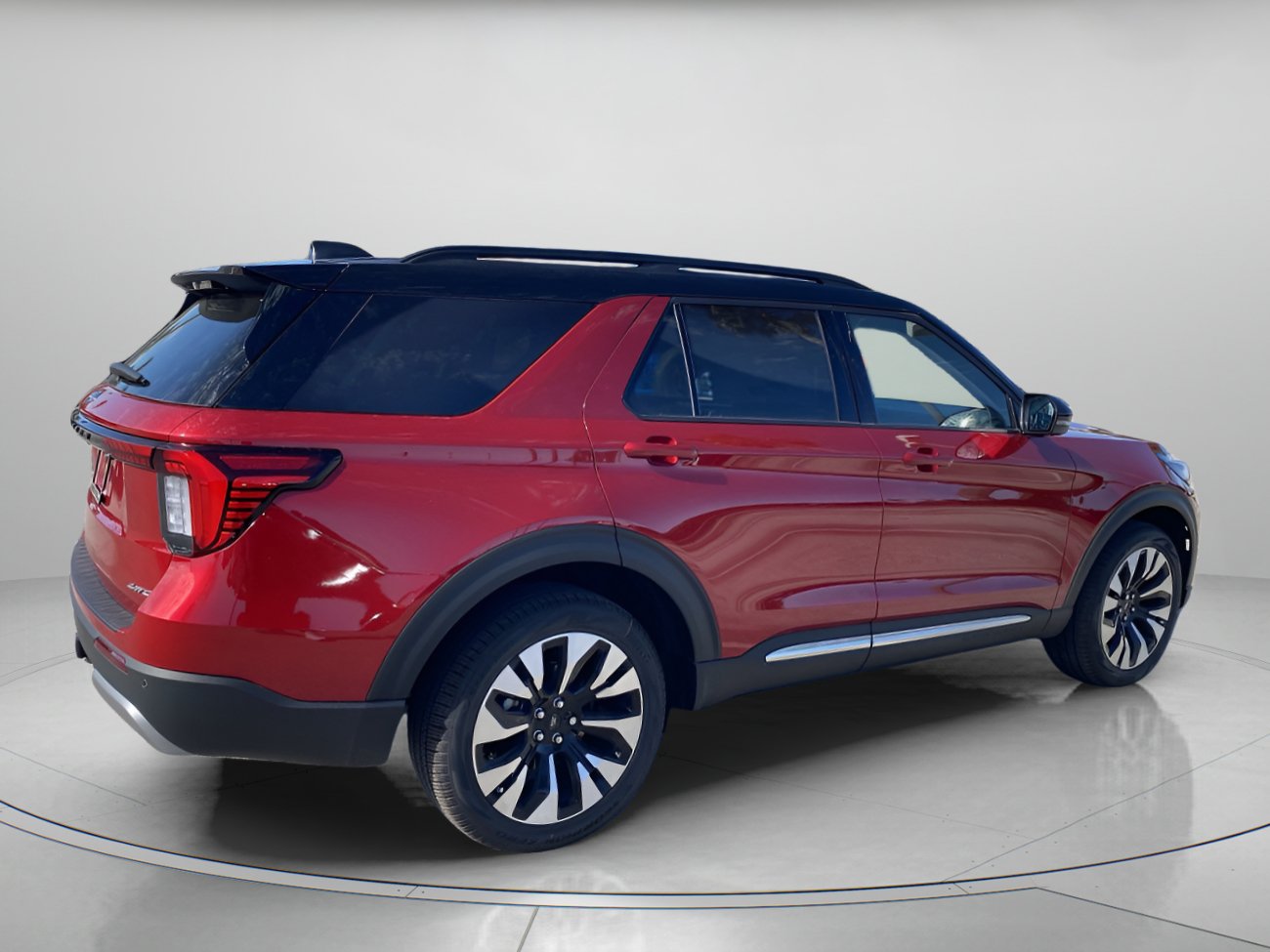 New 2026 Ford Explorer Platinum w/ LUX Leather Package AWD/4WD image 4