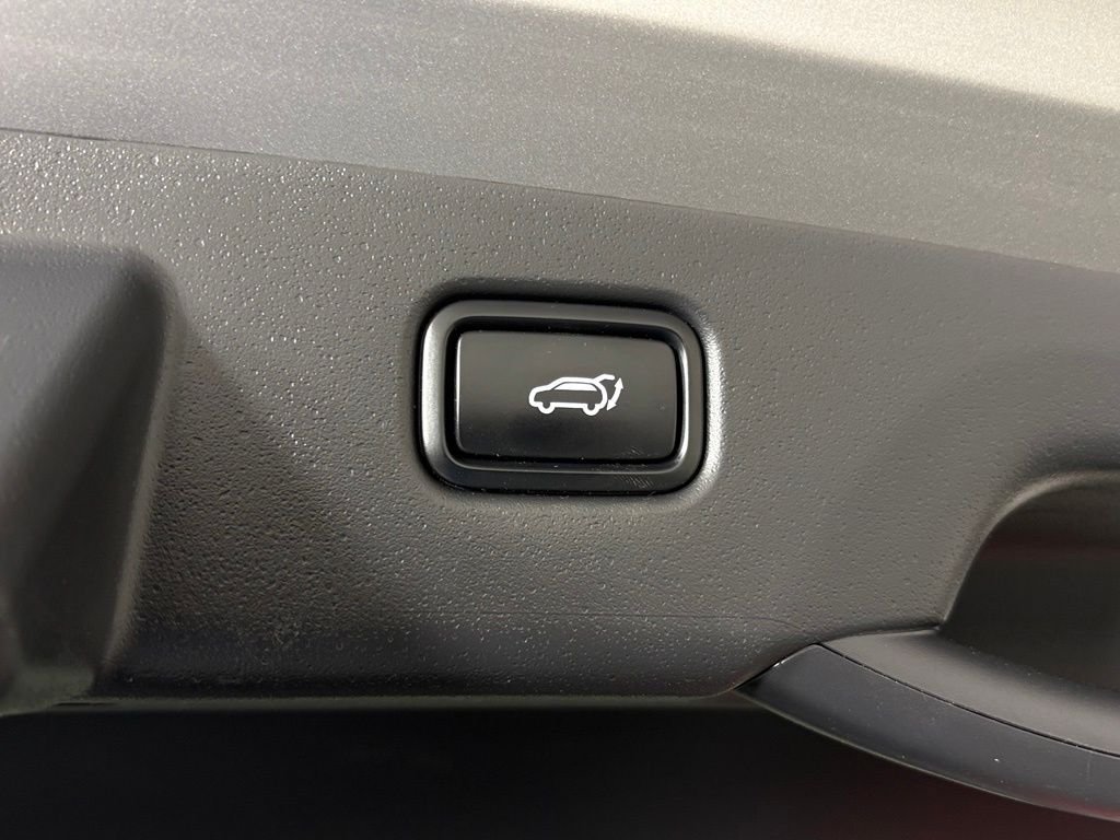 Used 2023 Kia Niro SX Touring FWD image 39