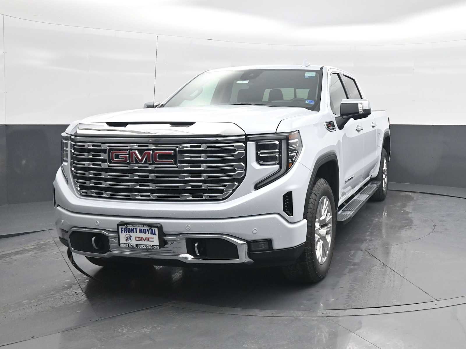 New 2026 GMC Sierra 1500 Denali w/ Technology Package AWD/4WD image 3