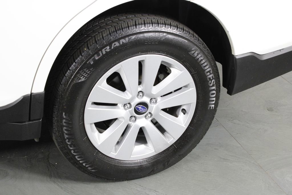 Used 2018 Subaru Outback 2.5i Premium image 11