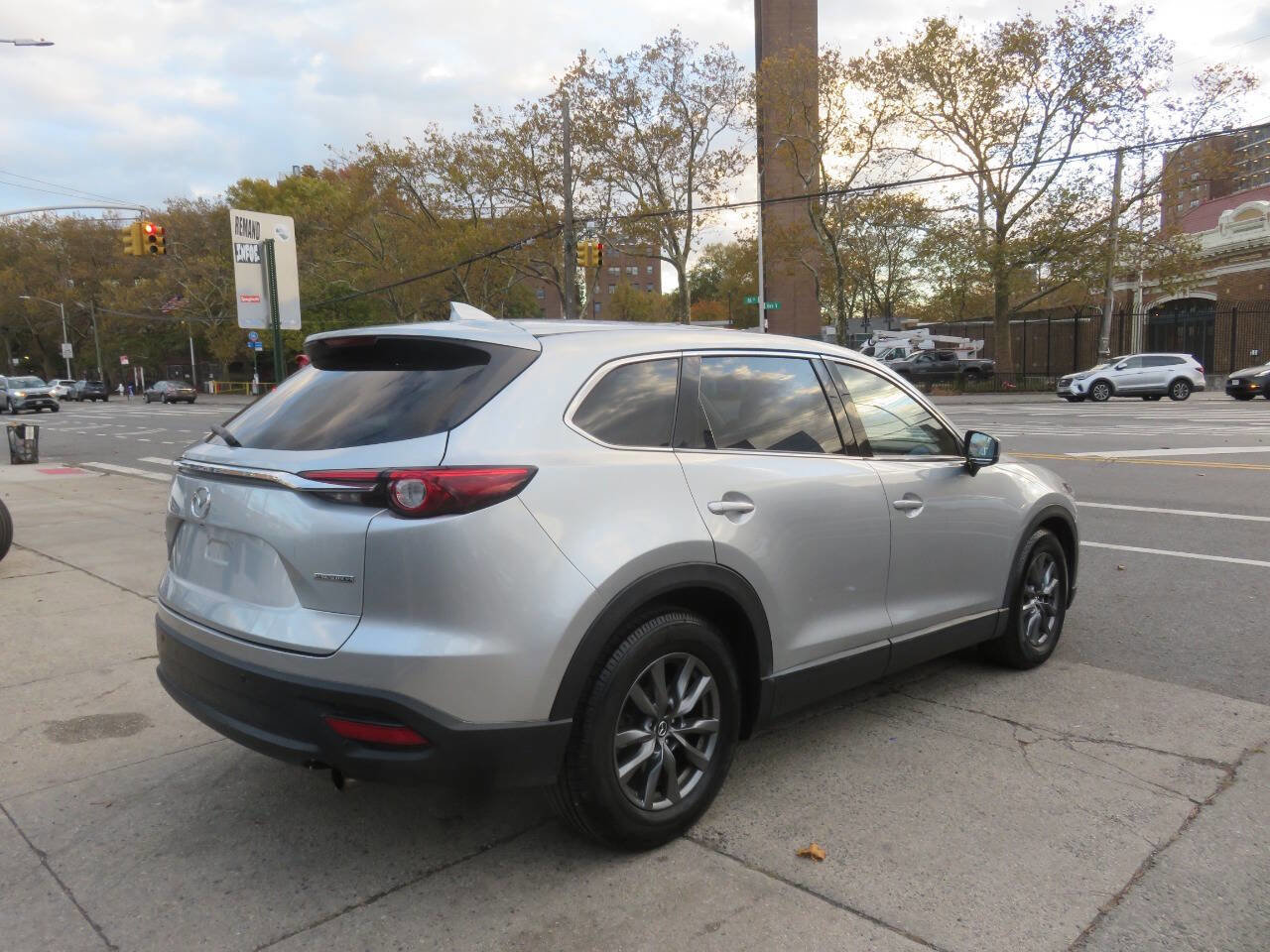 Used 2020 MAZDA CX-9 Touring w/ Touring Premium Package image 3
