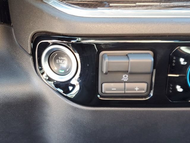 Used 2025 Chevrolet Silverado 1500 LT AWD/4WD image 28
