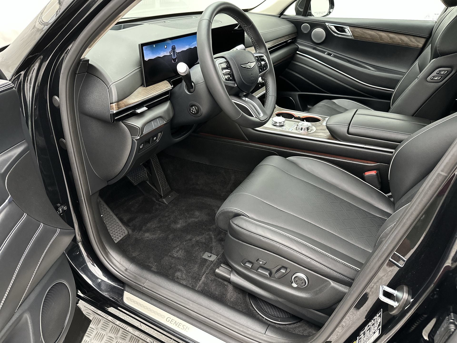 Certified 2026 Genesis GV80 2.5T Prestige AWD/4WD image 11