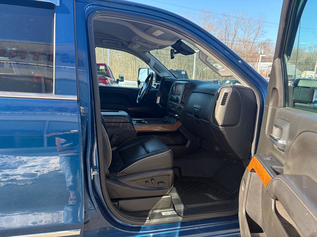 Used 2019 Chevrolet Silverado 2500 High Country w/ Duramax Plus Package AWD/4WD image 49