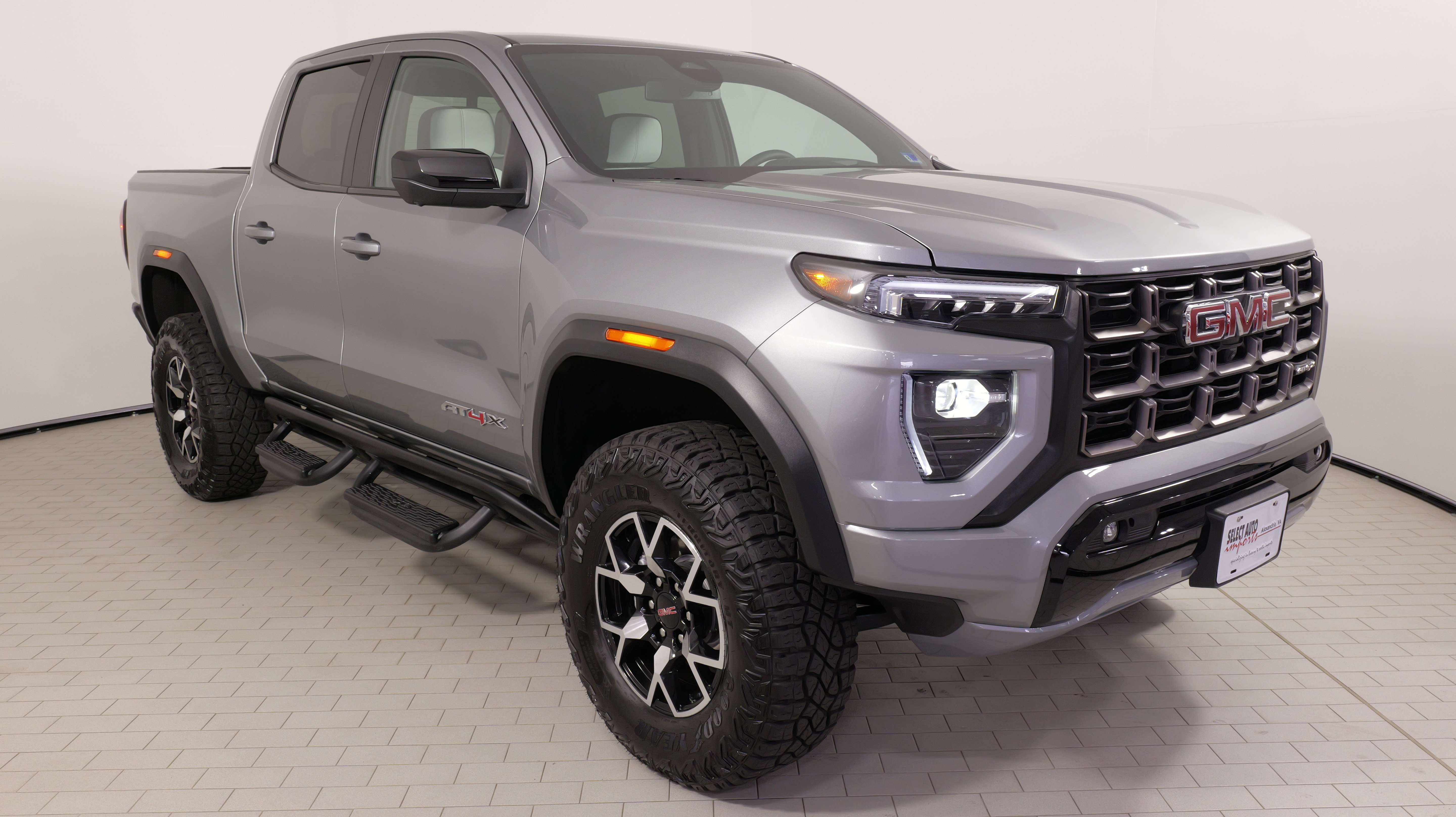 Used 2024 GMC Canyon AT4X AWD/4WD image 6