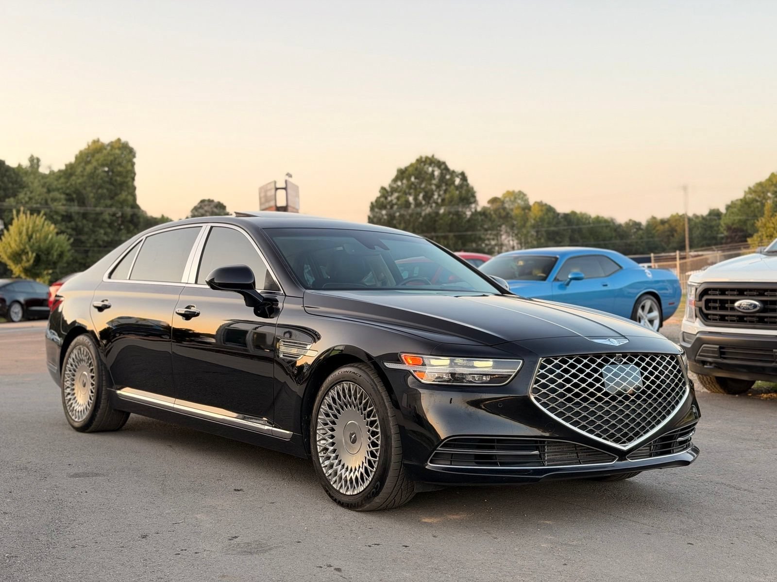 Used 2020 Genesis G90 3.3T Premium RWD image 9