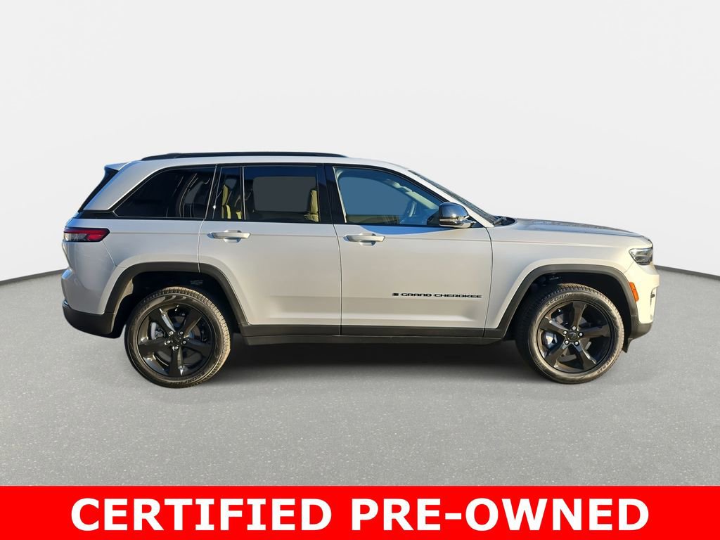 Used 2025 Jeep Grand Cherokee Limited w/ Black Appearance Package image 4