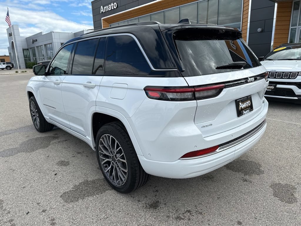 New 2026 Jeep Grand Cherokee Summit AWD/4WD image 8