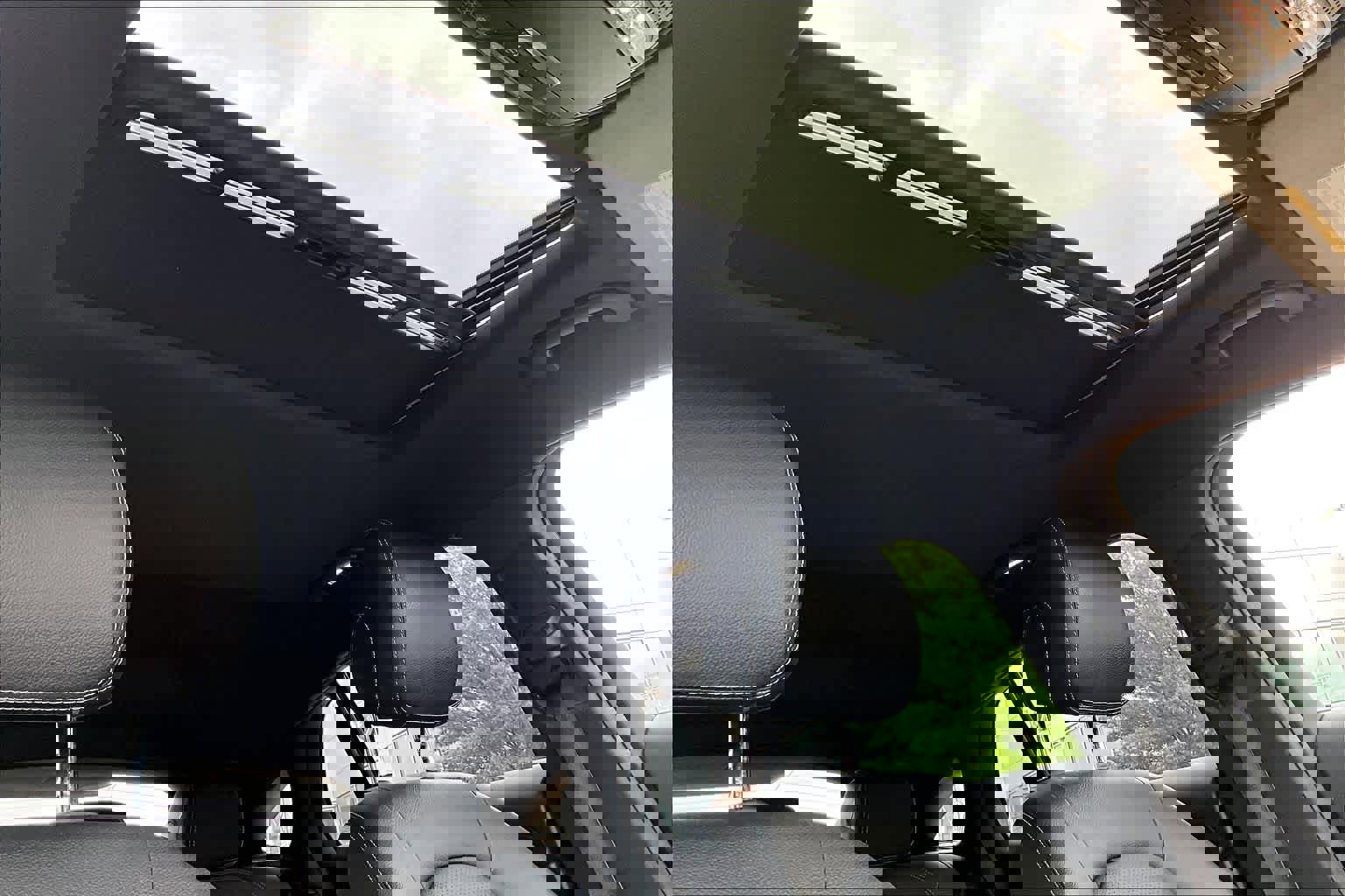 Used 2020 Mercedes-Benz GLC 300 4MATIC Coupe image 13