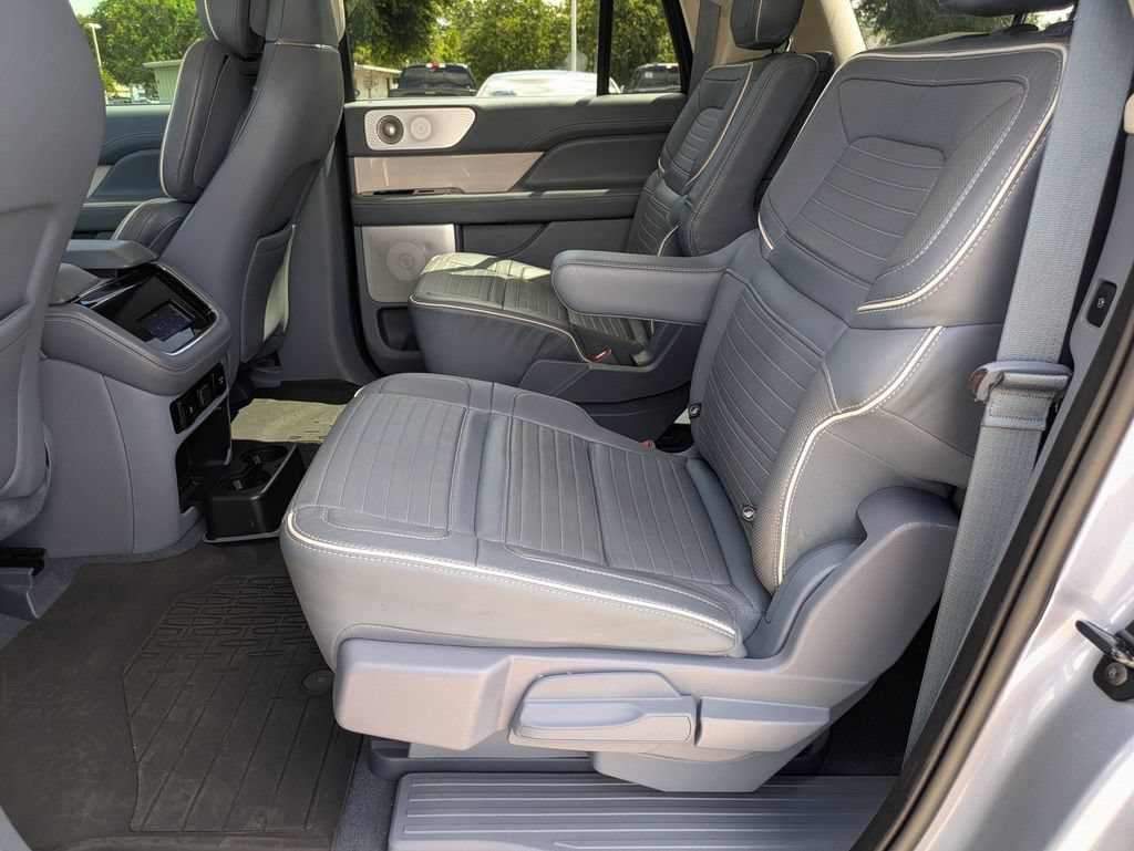 Used 2023 Lincoln Navigator L Black Label AWD/4WD image 19