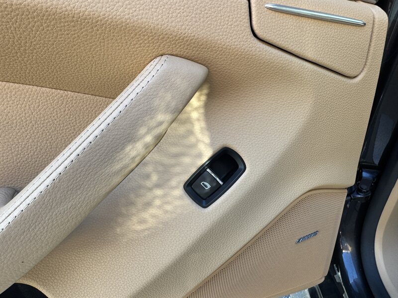 Used 2013 Porsche Panamera image 33