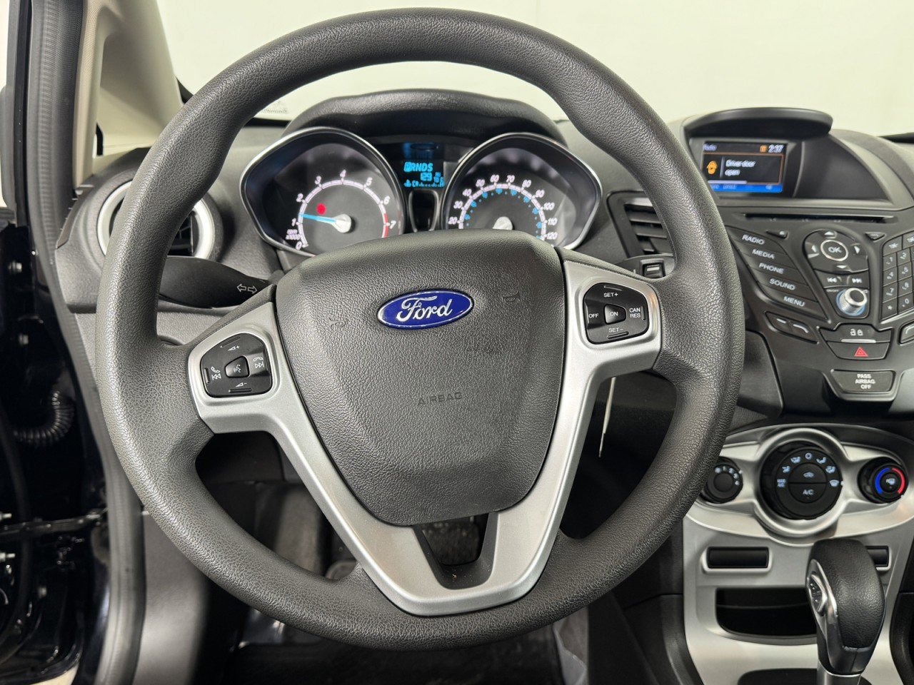 Used 2019 Ford Fiesta SE image 12
