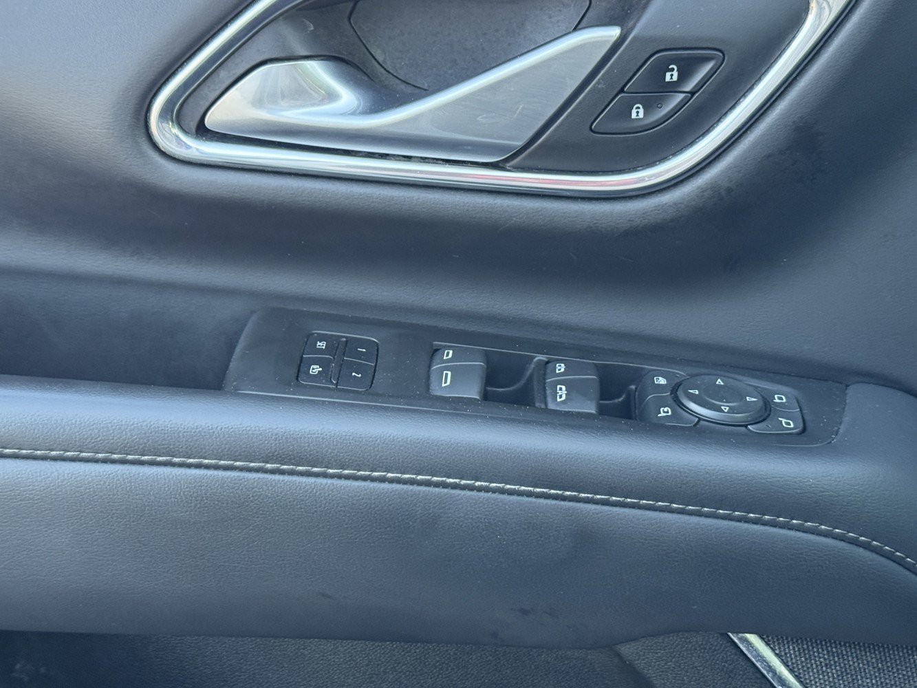 Used 2022 Chevrolet Tahoe LT w/ Luxury Package image 18