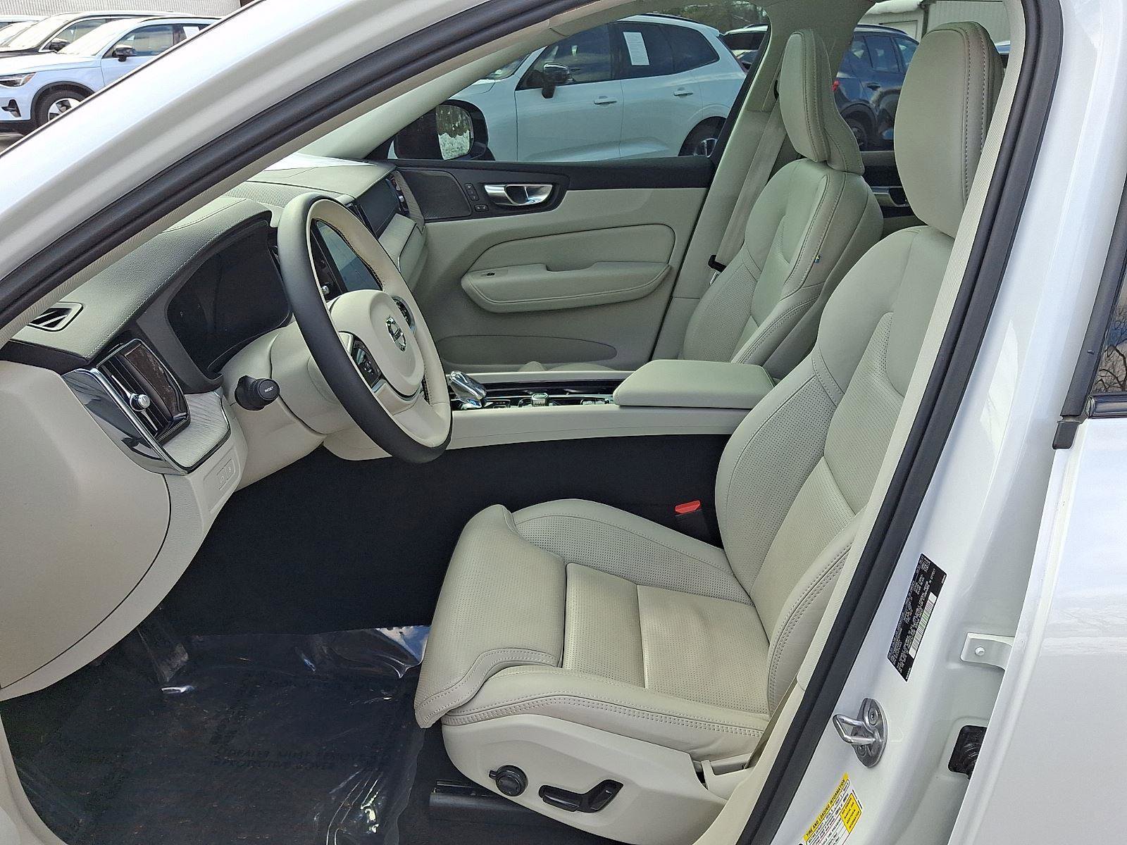 Certified 2023 Volvo XC60 T8 Ultimate w/ Protection Package Premier image 13