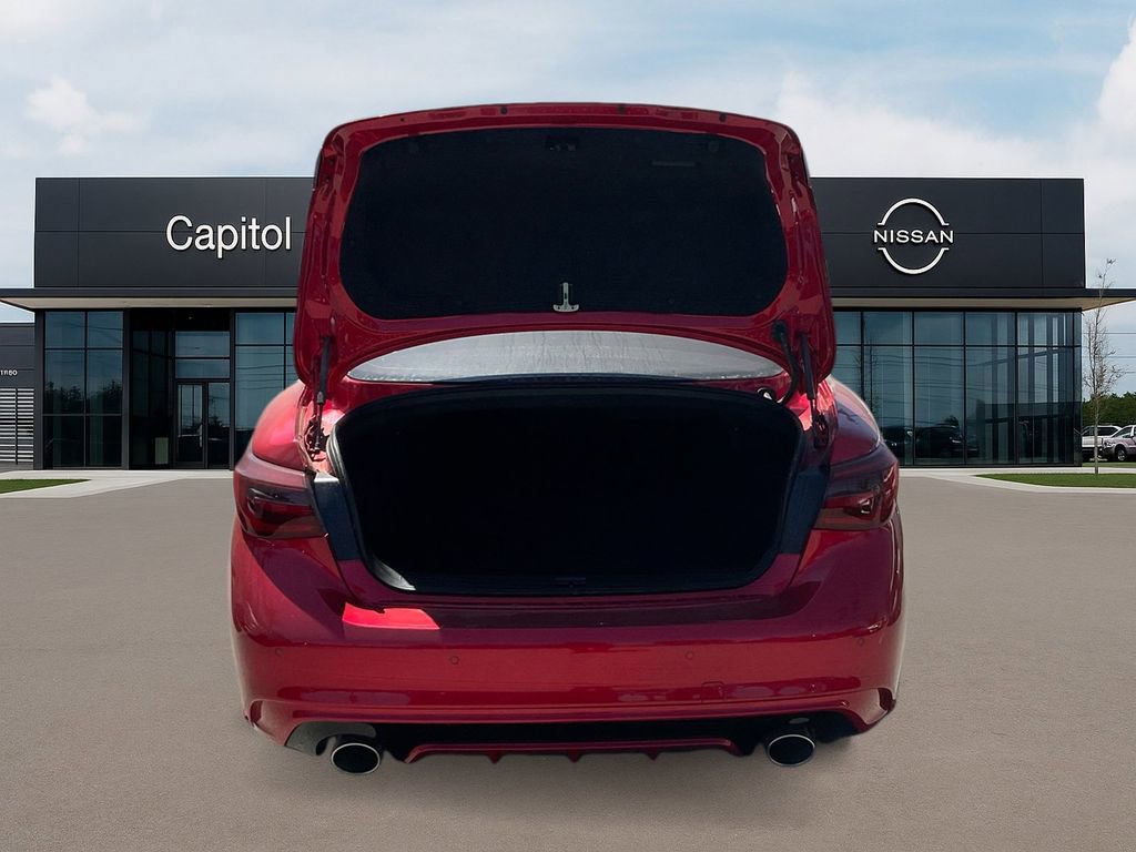 Used 2024 INFINITI Q50 Sensory image 11