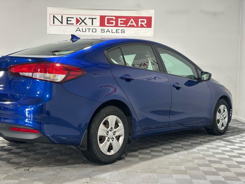 Used 2017 Kia Forte LX image 9