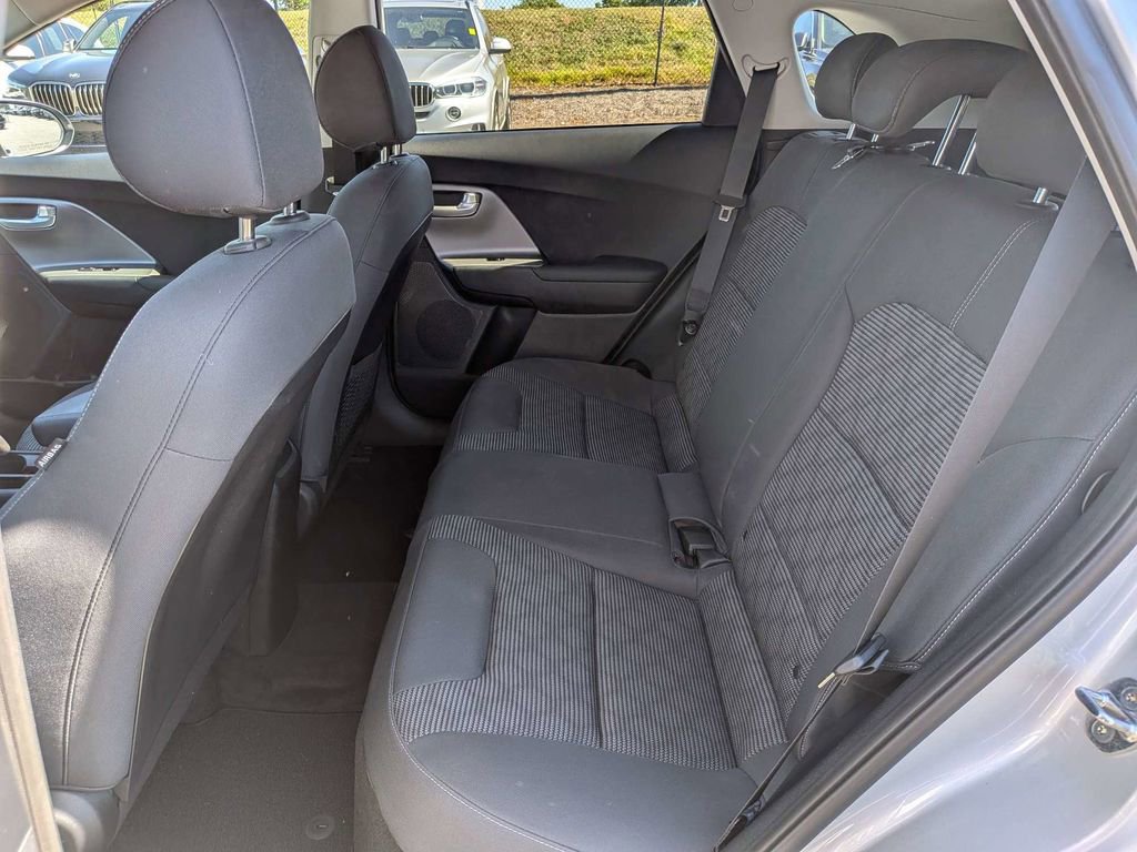 Used 2021 Kia Niro LX image 15