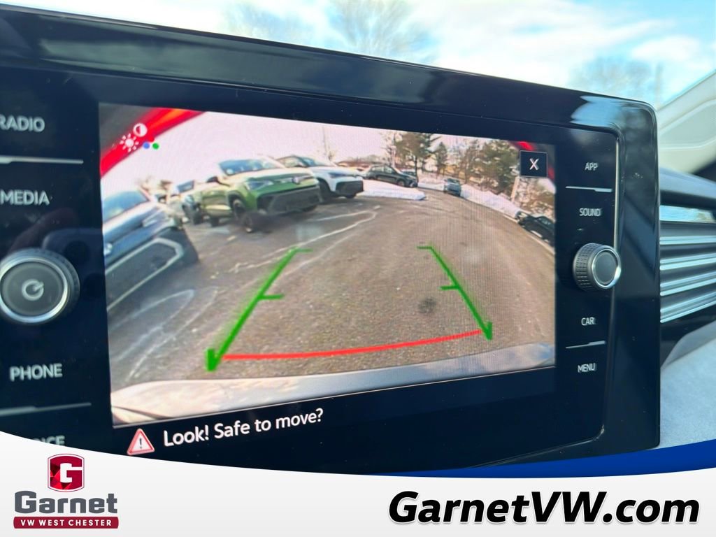 Certified 2025 Volkswagen Jetta SE image 18