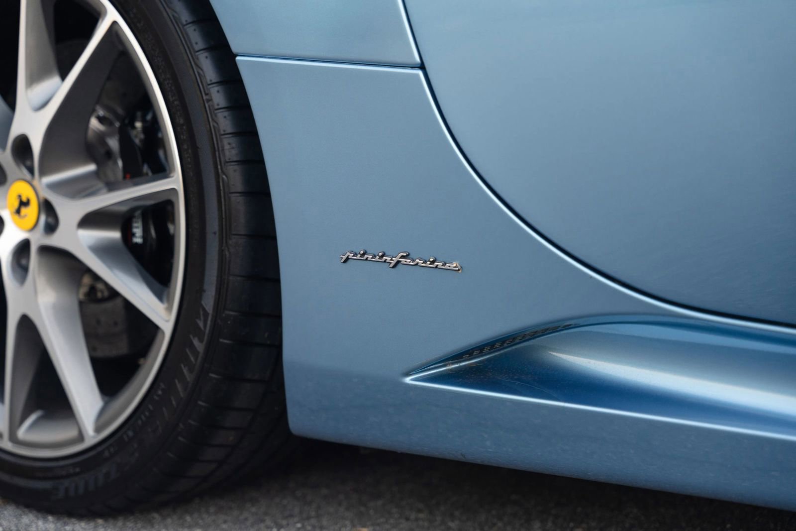 Used 2010 Ferrari California RWD image 97